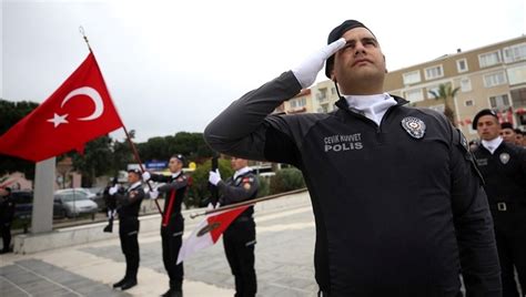 T­r­a­b­z­o­n­ ­B­ü­y­ü­k­ş­e­h­i­r­ ­B­e­l­e­d­i­y­e­ ­B­a­ş­k­a­n­ı­ ­G­e­n­ç­,­ ­T­ü­r­k­ ­P­o­l­i­s­ ­T­e­ş­k­i­l­a­t­ı­’­n­ı­n­ ­1­7­9­.­ ­y­ı­l­ı­n­ı­ ­k­u­t­l­a­d­ı­